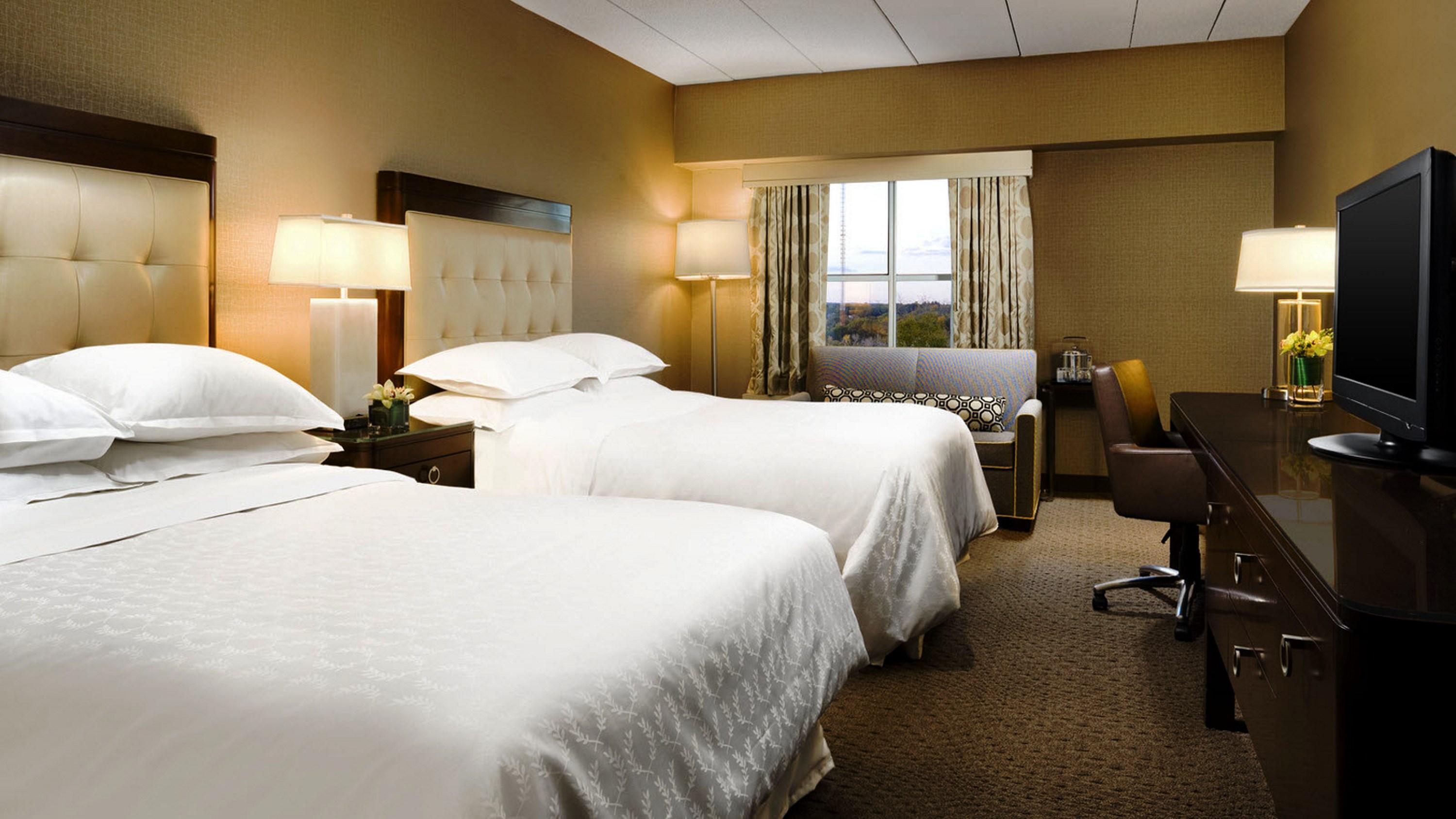 Sheraton Boston Needham Hotel Exterior photo