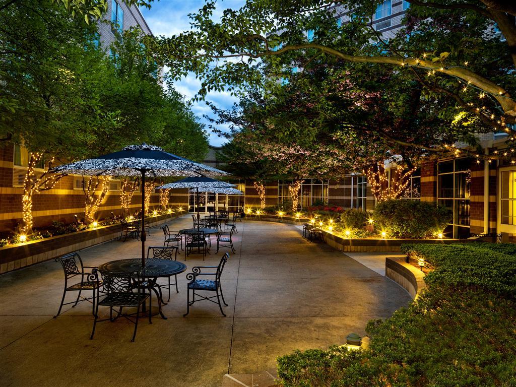 Sheraton Boston Needham Hotel Exterior photo