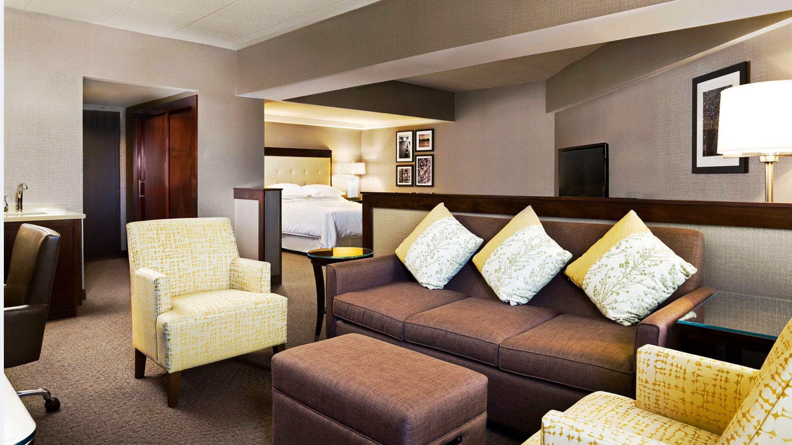 Sheraton Boston Needham Hotel Exterior photo