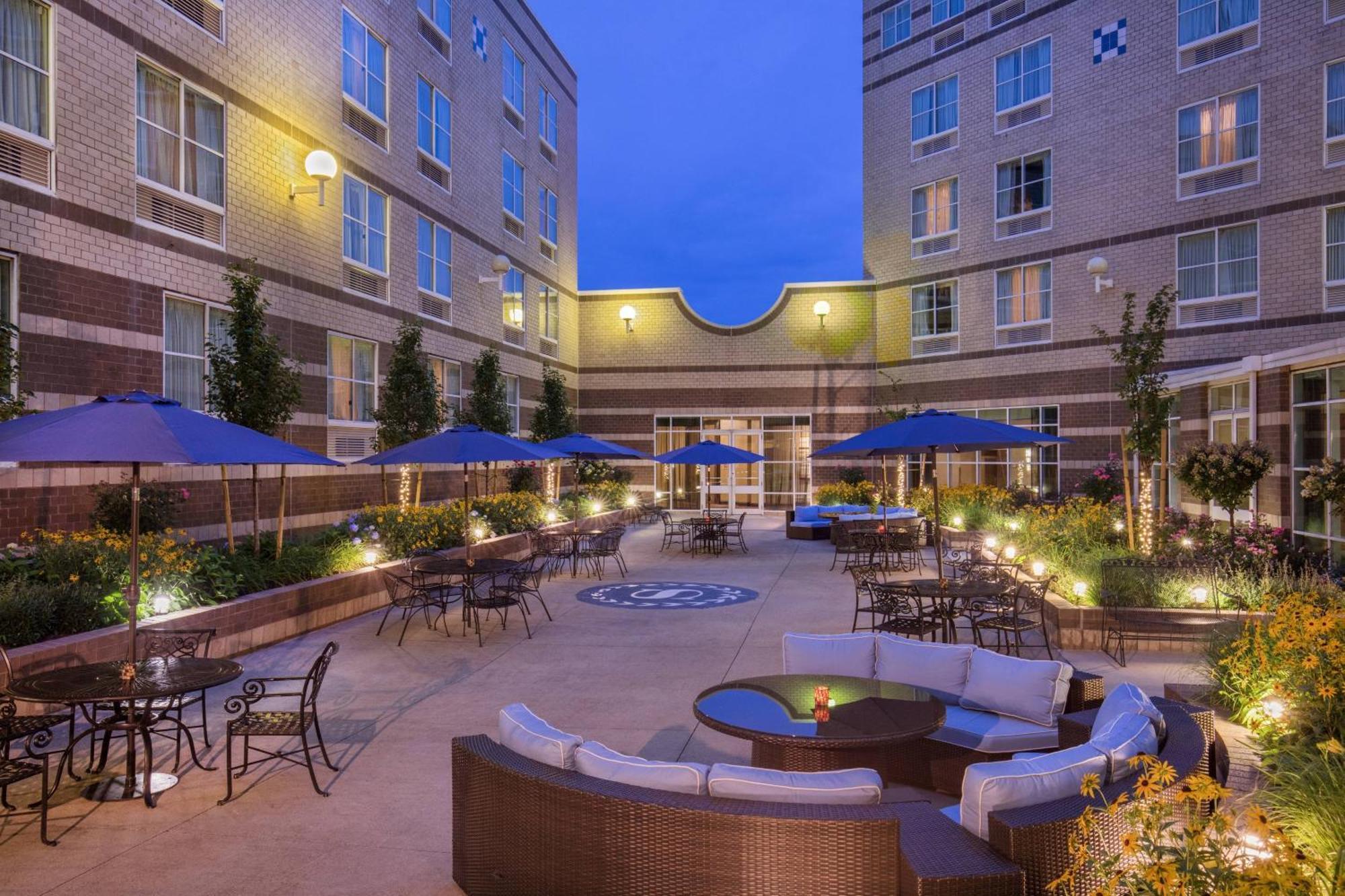 Sheraton Boston Needham Hotel Exterior photo