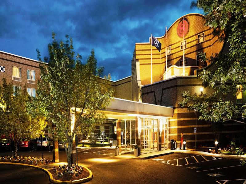 Sheraton Boston Needham Hotel Exterior photo